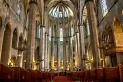 Las coronelas y sus batallones (iglesia de santa maria del mar barcelona)