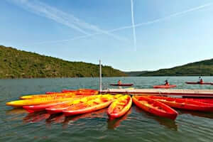 Culture et de l'aventure dans le réservoir de Rialb (Rialb réservoir Trails Kayak Location)