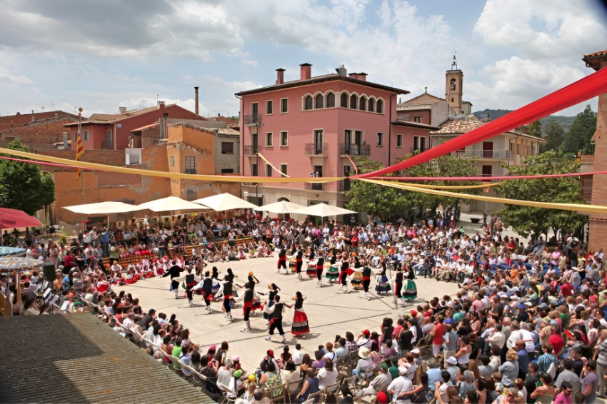 Aplec de la Rosa in Lurdes and in the Castle of Tona