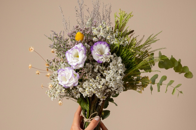 Contest of bouquets and mountain flowers in Llívia