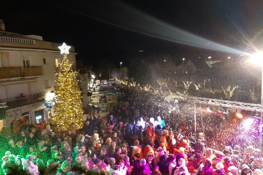 Switching on Christmas lights in Canyelles