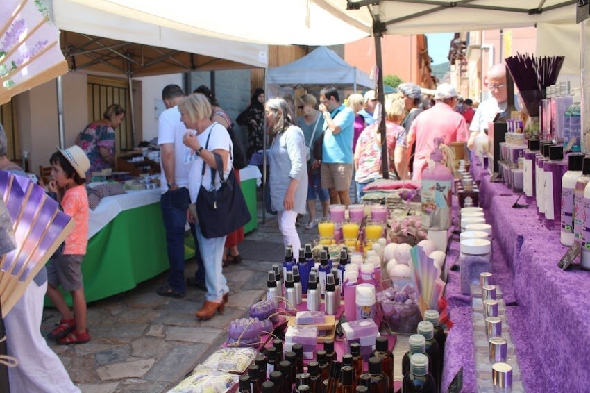 Foire aux herbes médicinales à Vilanova de Sau