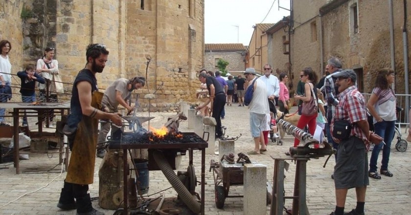 Crafts fair in Sant Miquel de Fluvià