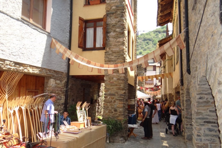 Crafts and Crafts Fair in Rialp