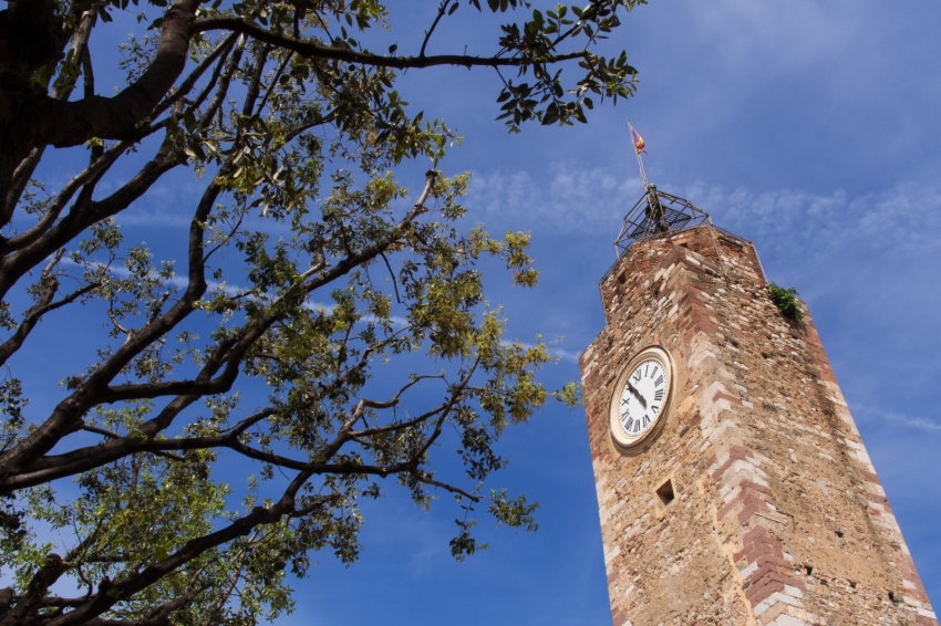 Visite de la Tour de l'Horloge et de la vieille ville d'Olesa de Montserrat