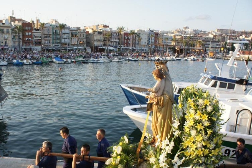 Festa al mar, les celebracions de la Mare de Déu del Carme a Catalunya
