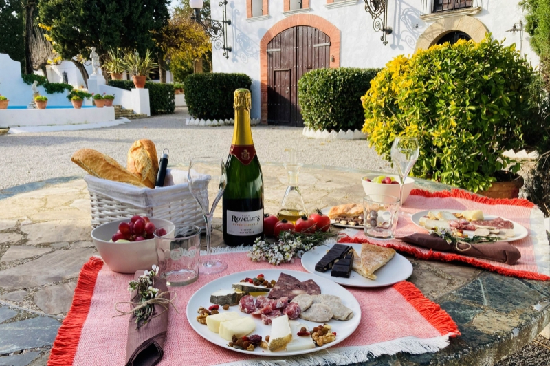 Giveaway: 1 double ticket for the