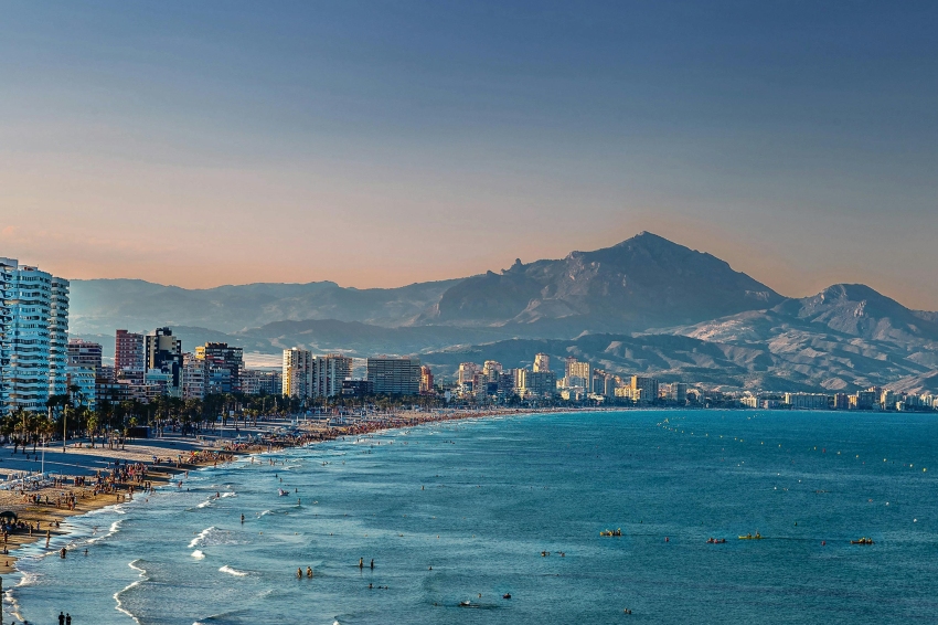A route of light and colour through Alicante