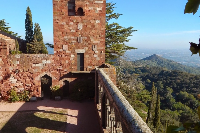 Visite guidée du Château Monastère Escornalbou, Visites Guidées Tarvitur