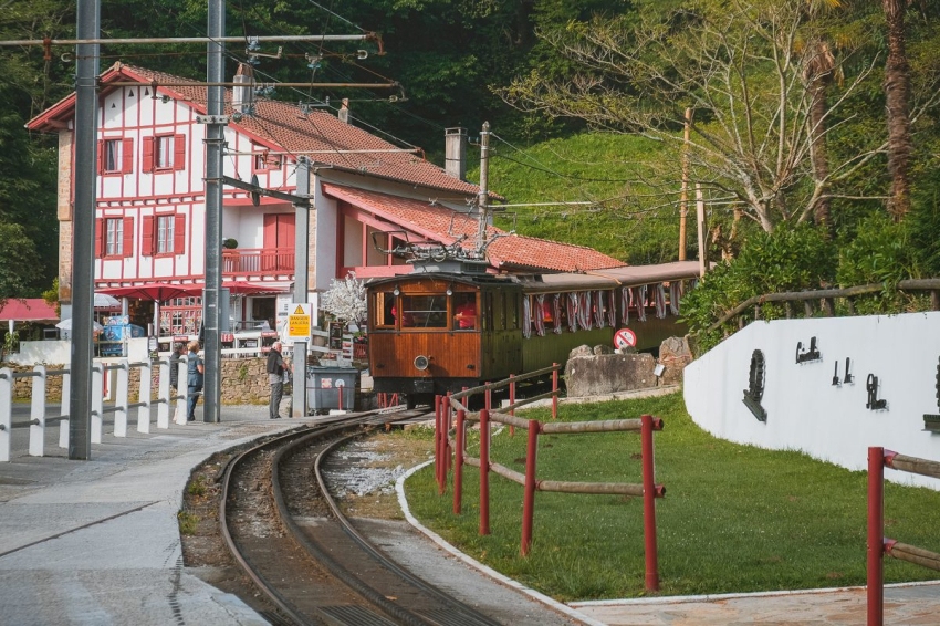 Circuit de 4 jours en train de la Rhune et au Pays basque français avec Viajes Apolo