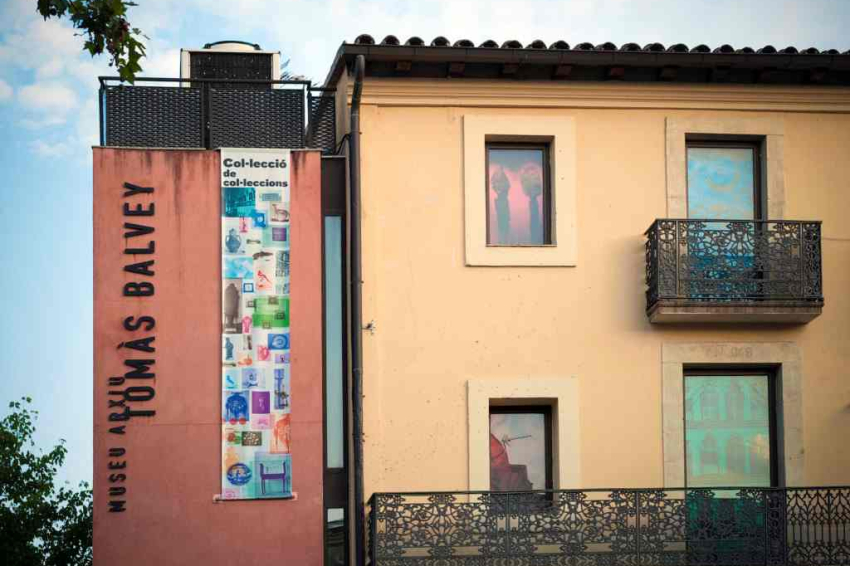 Free admission and guided tour