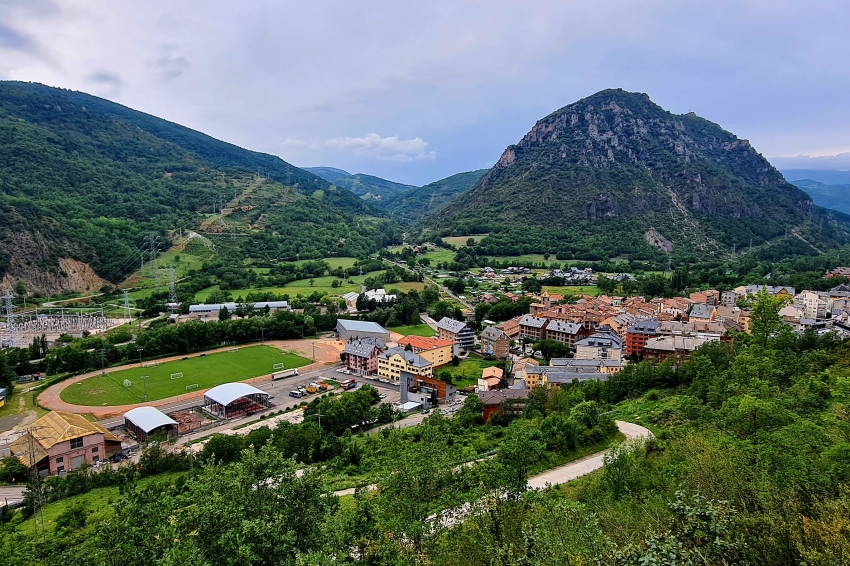 Resultado de imagen de pueblos de lleida pont de suert