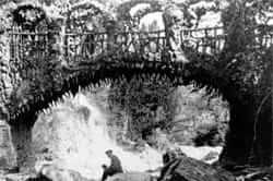 Gaudí i el Berguedà (tantiga imatge dels Jardins Artigas d' Antoni Gaudi)