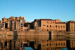 Per l'Ebre inside the riu (Tortosa episcopal palau)