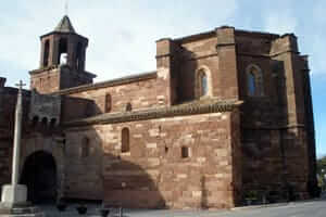 Marcher (terme Prades et Cruz Church) Prades