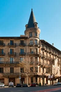 The charm of the facades of Barcelona (Facade House Bures)