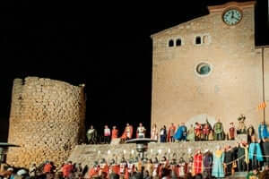 Castillos medievales en el entorno del Montgrí (Bandera De Cataluña Bellacaire Emporda)