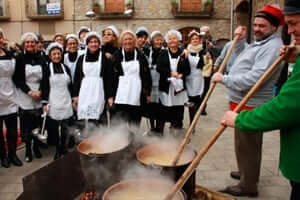 in the surroundings of medieval castles Montgrí (Feast Soup Virgin)