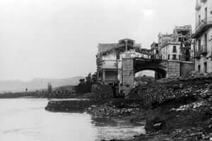 Hemingway in Tortosa (Bridges Flown Guera Civil Tortosa Hemingway)