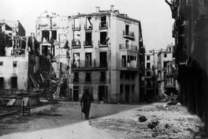 Hemingway in Tortosa (Tortosa Plaza De La Constitution Civil War)