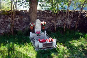 The cities of the dead, the most unique cemeteries of Catalonia (Bausens Teresa Cemetery Tomb)