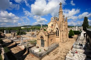 Les villes des morts, des cimetières les plus uniques de Catalogne (Cimetière d'Arenys de Mar)