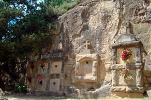 The cities of the dead, the most unique cemeteries of Catalonia (D Olius Cemetery)