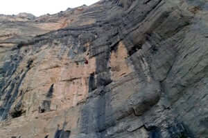 Culture and adventure in the Rialb reservoir (Barranco Del Boter Embalse Rialb)