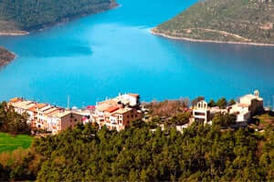 Cultura y aventura en el embalse de Rialb (Pueblo Nuevo Tiurana Embalse Rialb)