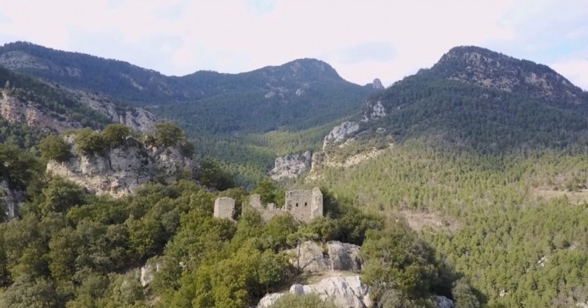 Road to the Roset Castle in Vilada