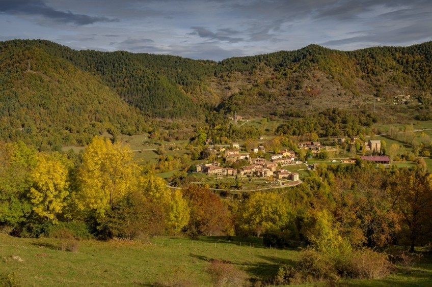 Castillo de Milany desde Vallfogona de Ripollès