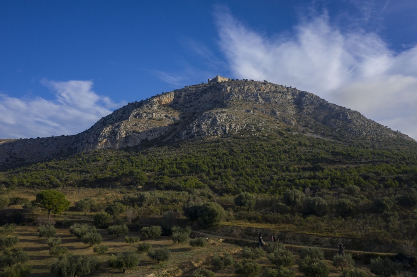 Montgrí Castle from Torroella (circular)