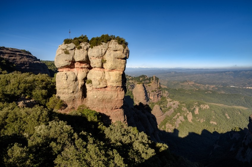 Montcau i la Mola des del coll d'Estenalles