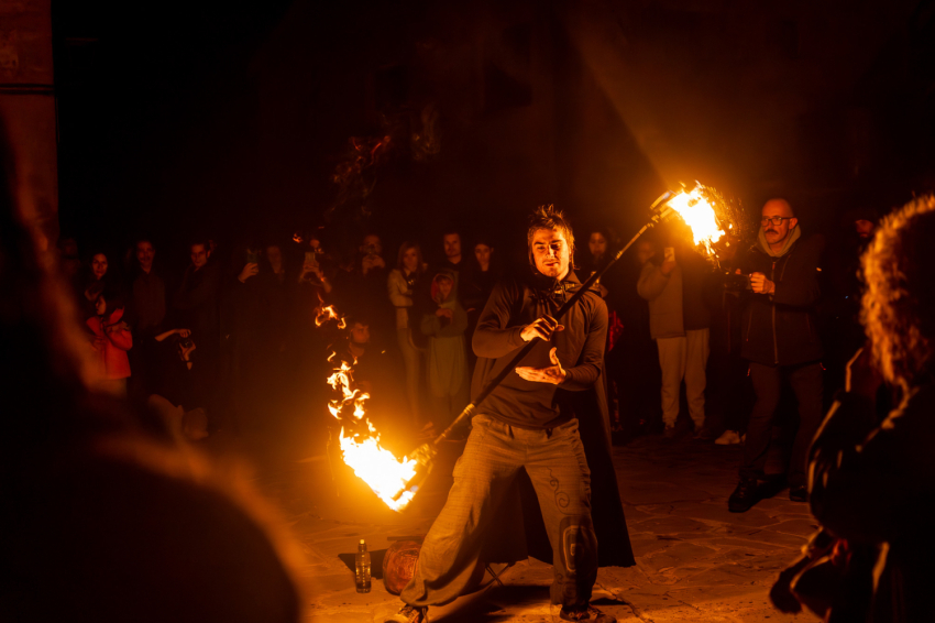 Fes-ta Bruixa (Fête des Sorcières) à Sant Feliu Sasserra (54117054655_028fbf144c_k)