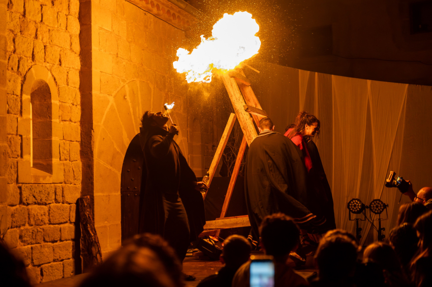 Fes-ta Bruixa (Fête des Sorcières) à Sant Feliu Sasserra (54116589216_395459f1ac_k)