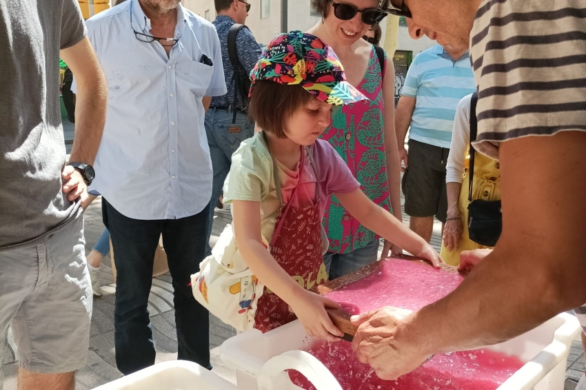 Create with NOVA paper in Banyoles! (Crea Amb El Paper)