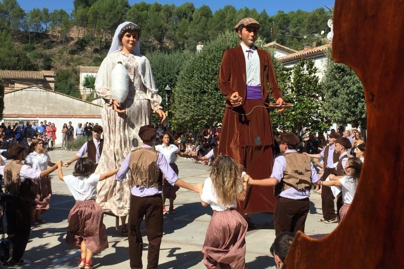 Fiesta Mayor en L'Ametlla de Merola (Gegants_galop 860x530)