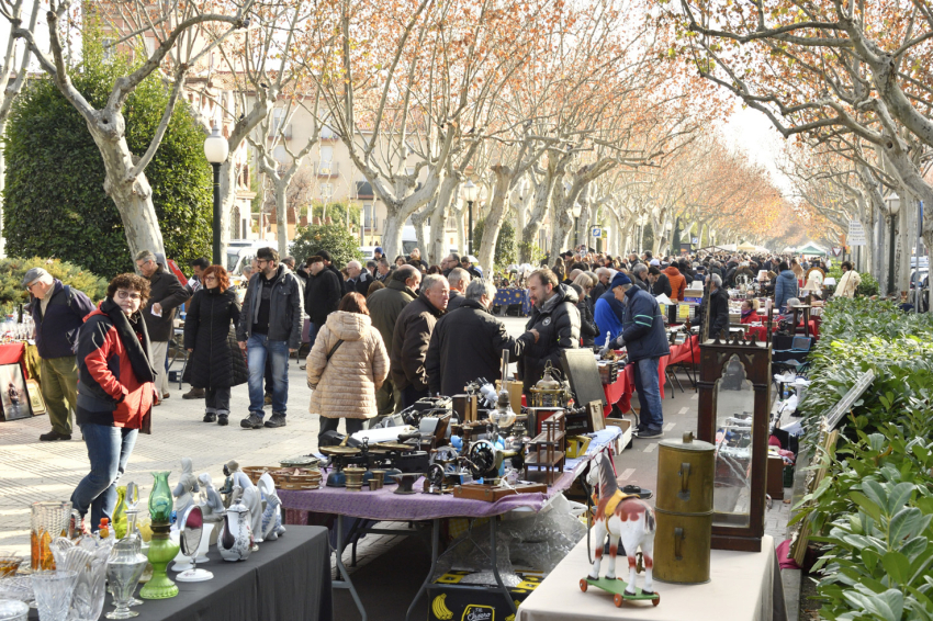 Mercado de antigüedades y Feria de artesanía en Igualada (191223 18)