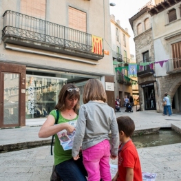 Actividad familiar 'Entre la piedra y el agua' en Banyoles