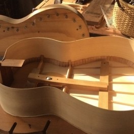 Exposició Luthier Artesà de la guitarra a Sant Jaume d'Enveja