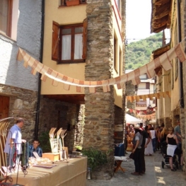 Crafts and Crafts Fair in Rialp