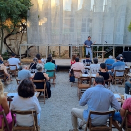 Tasting sessions in the Patio de Can Guineu in Sant Sadurní&#8230;