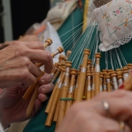 Meeting of lace makers in Conesa