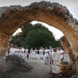 Visita teatralizada "Caius y Faustina os invitan a su villa"&#8230;
