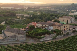 Route through the medieval town of Torre-ramona in Subirats