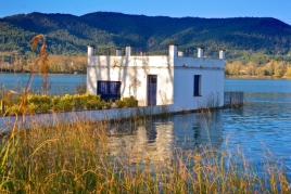 Visit 'We discover the fisheries' in Banyoles