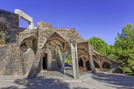 Guided tour of the Crypt and Colonia Güell