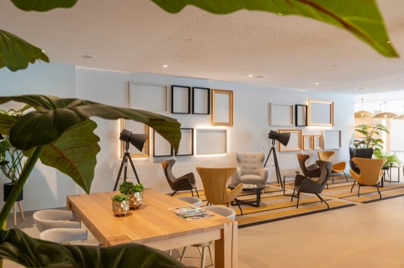 L'Azure Hotel (4 Hotel Azure Rebedor)