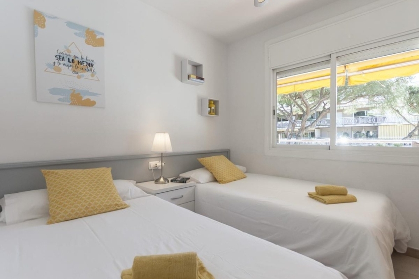Let's Holidays Castelldefels (Let S Holidays Castelldefels)