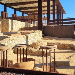 Centre Enoturístic i Arqueològic de Vallmora
